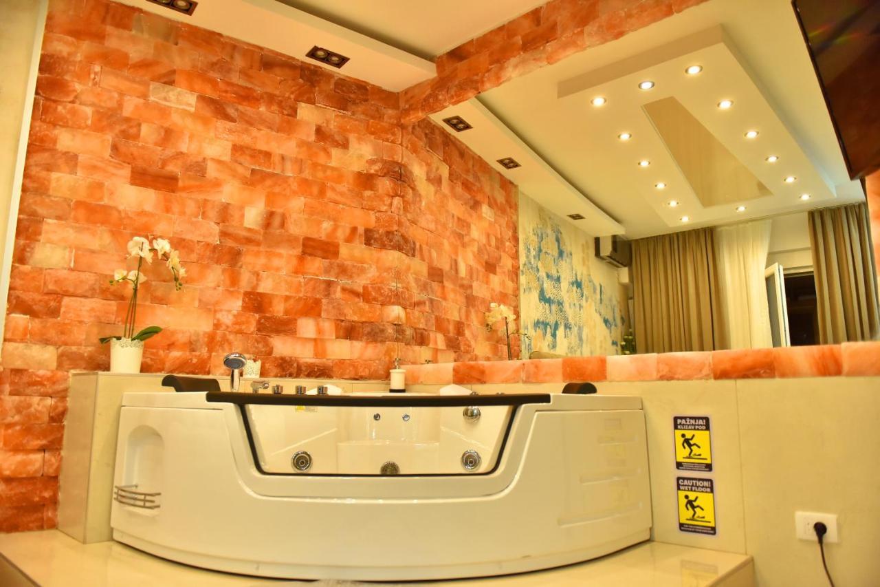 Design Apartment Premium Spa Lux 4 Star "Dubai" Completely Private Wellness & Spa Free Included Sauna & Jacuzzi & Salt Wall & Fire Place & 3D Ceilings & Business Wifi & Netflix & Keyless Code Entry & Full Smart App & Secure 2 Parking Place Ćuprija المظهر الخارجي الصورة