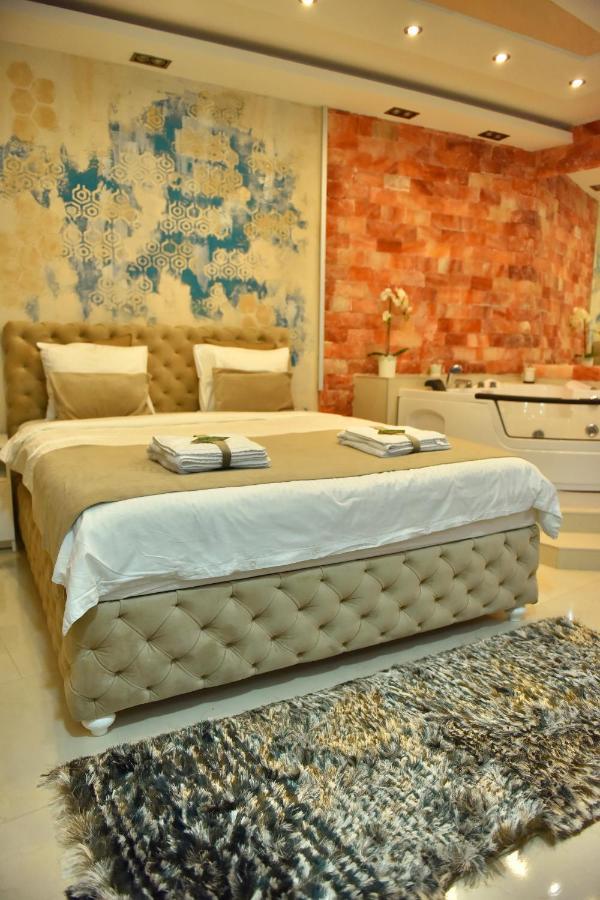 Design Apartment Premium Spa Lux 4 Star "Dubai" Completely Private Wellness & Spa Free Included Sauna & Jacuzzi & Salt Wall & Fire Place & 3D Ceilings & Business Wifi & Netflix & Keyless Code Entry & Full Smart App & Secure 2 Parking Place Ćuprija المظهر الخارجي الصورة
